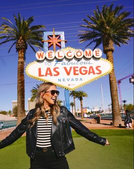 las vegas outfit, sweater, affordable fashion, nike airmax, first timers guide to las vegas nevada, travel guide to las vegas, traveling to las vegas, married in las vegas, travel influencer 